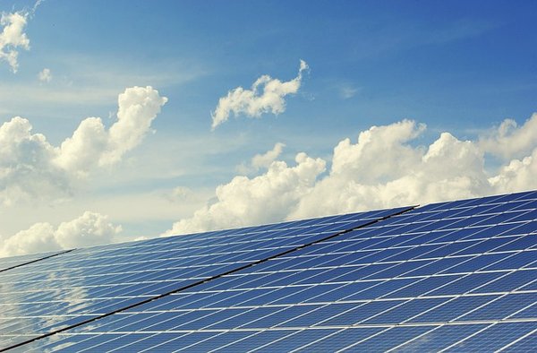 Panneau solaire photovoltaïque : une solution sur mesure pour votre énergie